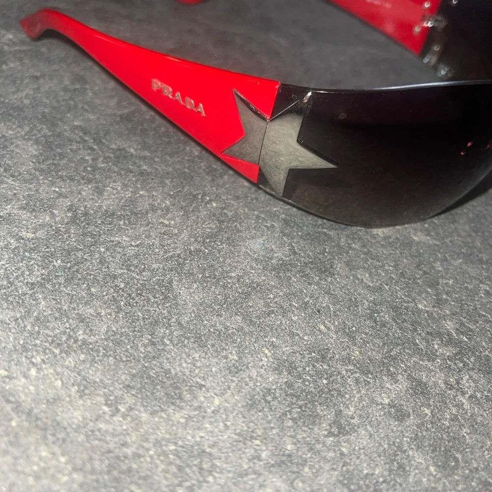 PRADA Rare Y2K Red Star Sunglasses Authentic SPR72G 1BC-651 115 VTG Boutique - Picture 13 of 16